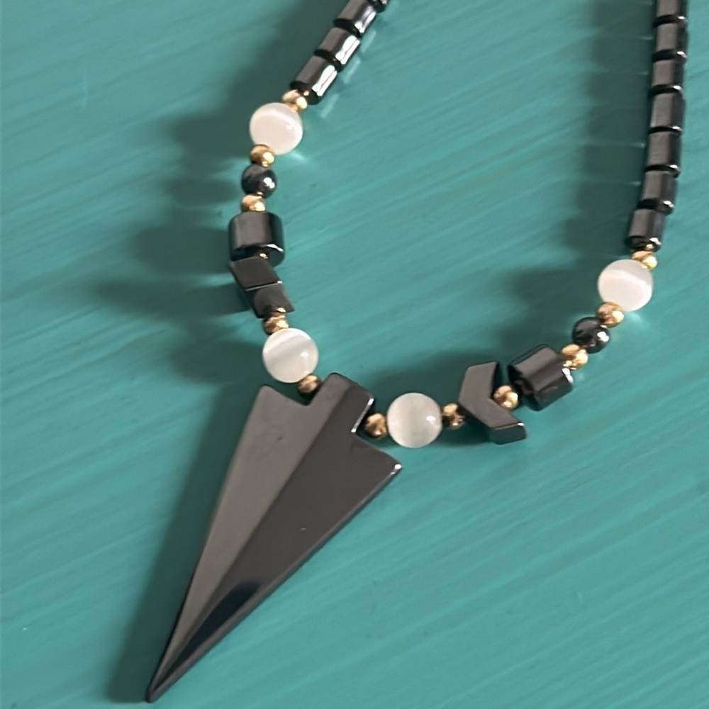 New Hand Crafted Hematite Arrowhead and Cat’s Eye Bead Necklace